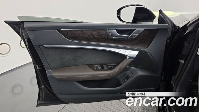 Audi A7 2020 — photo 14