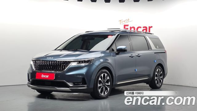 Kia Canival 2023 — photo 1