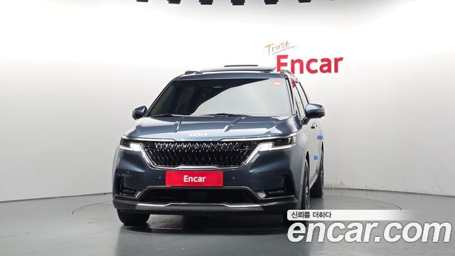 Kia Canival 2023 — photo 3