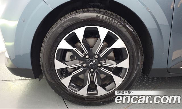 Kia Canival 2023 — photo 5