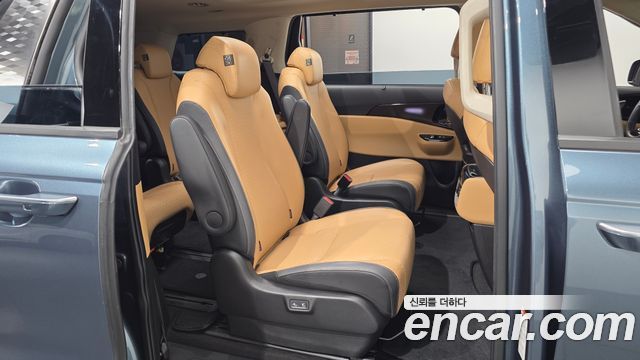 Kia Canival 2023 — photo 18