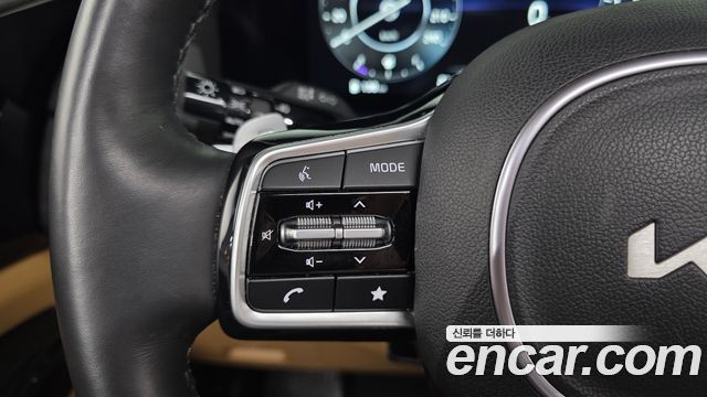Kia Canival 2023 — photo 24