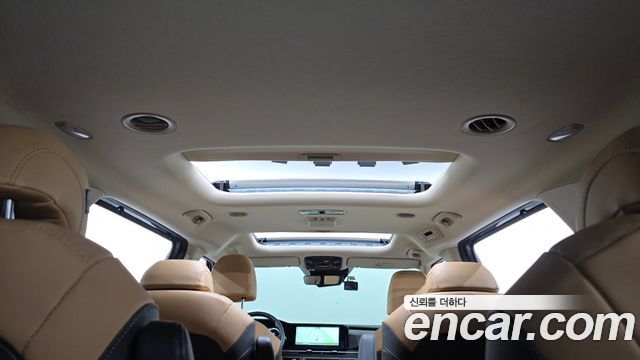 Kia Canival 2023 — photo 25