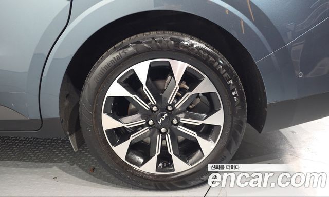 Kia Canival 2023 — photo 7