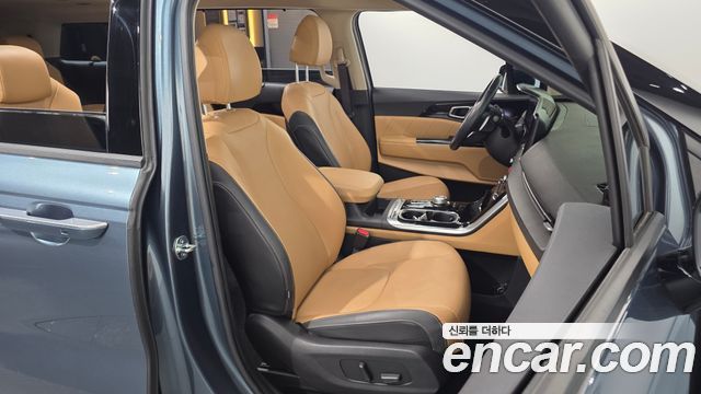 Kia Canival 2023 — photo 16
