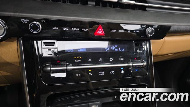 Kia Canival 2023 — photo 32