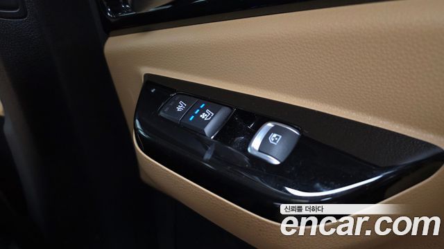 Kia Canival 2023 — photo 35