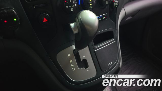 Hyundai Starex 2015 — photo 12