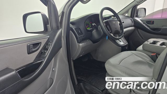 Hyundai Starex 2015 — photo 13