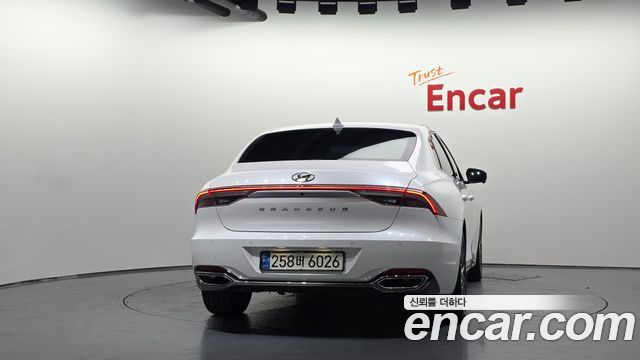 Hyundai Grandeur 2022 — photo 4