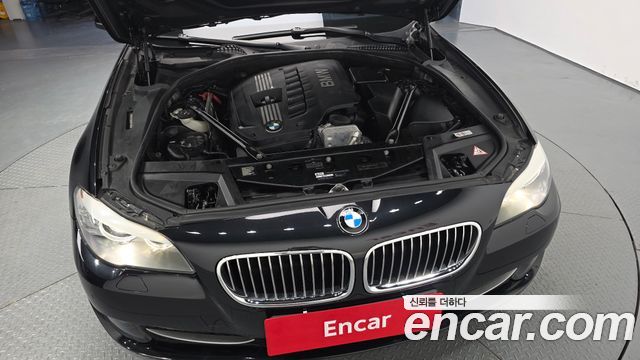 BMW 5-Series 2011 — photo 6