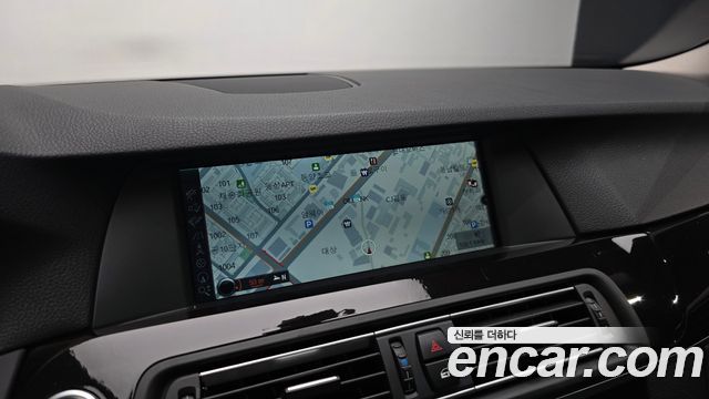 BMW 5-Series 2011 — photo 15