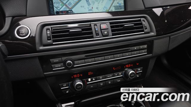 BMW 5-Series 2011 — photo 18