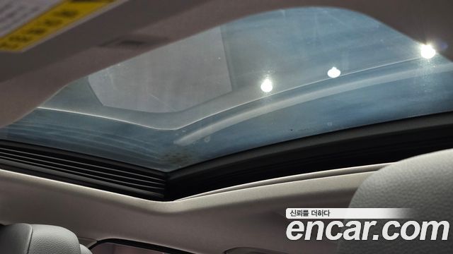 BMW 5-Series 2011 — photo 19