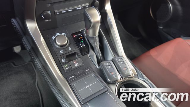 Lexus NX 2017 — photo 9