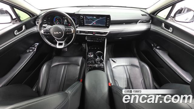 Kia K5 2023 — photo 10