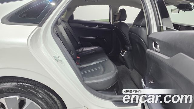 Kia K5 2023 — photo 18