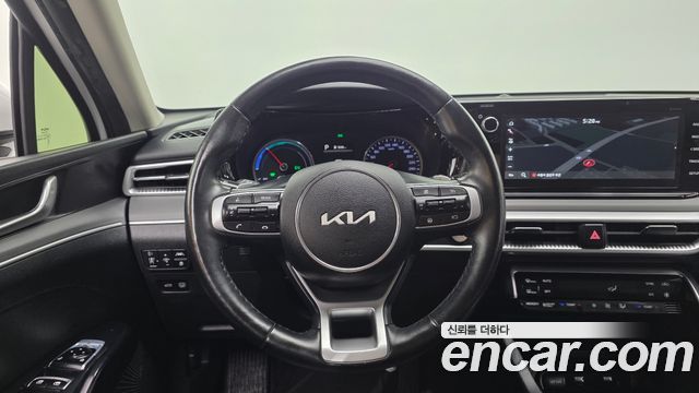 Kia K5 2023 — photo 20