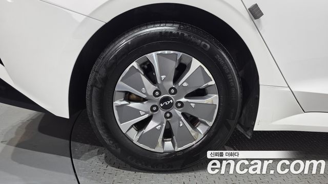 Kia K5 2023 — photo 7