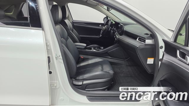 Kia K5 2023 — photo 16