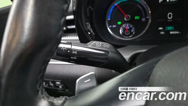Kia K5 2023 — photo 29