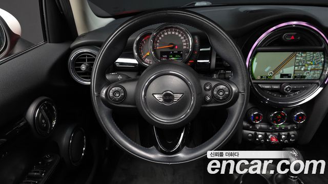 Mini Cooper 2016 — photo 13
