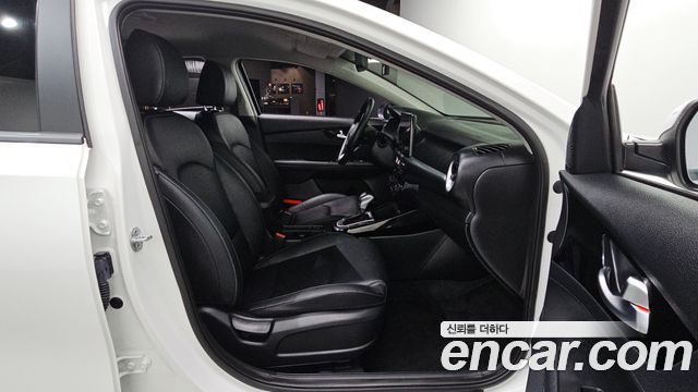 Kia K3 2024 — photo 17