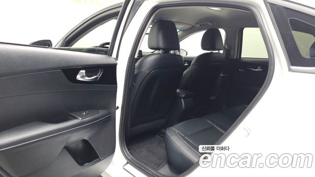 Kia K3 2024 — photo 16