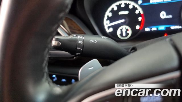 Genesis G90 2019 — photo 30