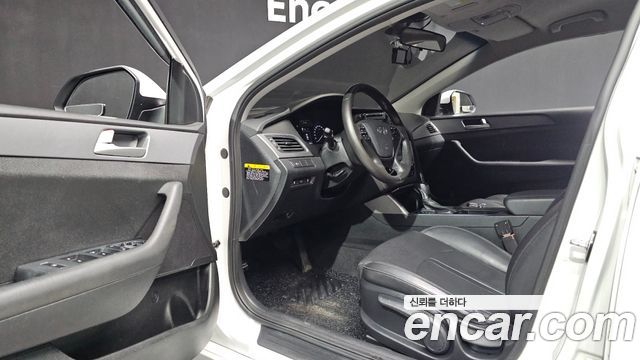 Hyundai Sonata 2017 — photo 13