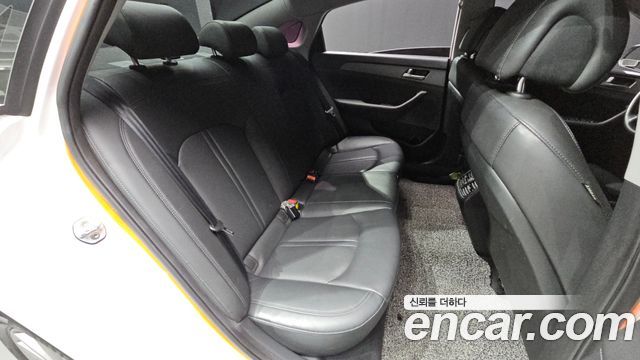 Hyundai Sonata 2017 — photo 18
