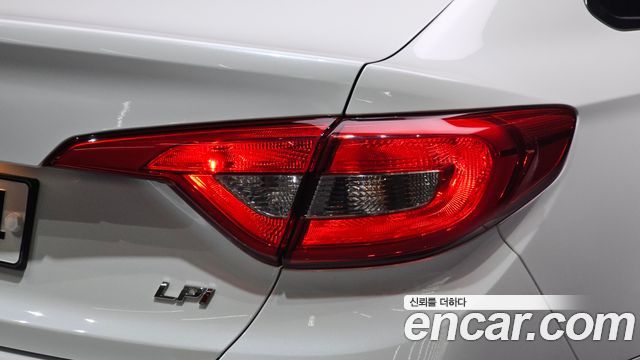 Hyundai Sonata 2017 — photo 9