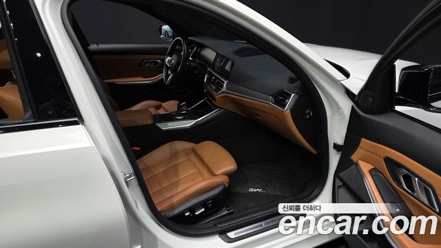 BMW 3-Series 2019 — photo 11