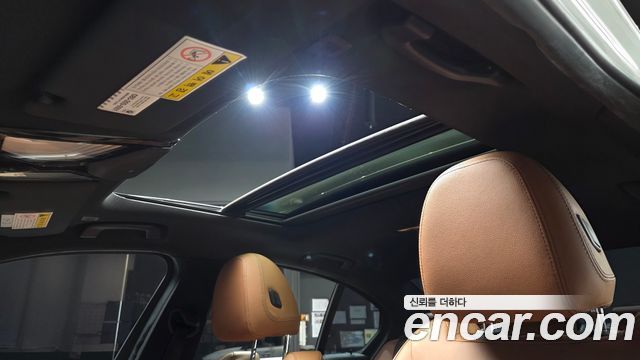 BMW 3-Series 2019 — photo 17