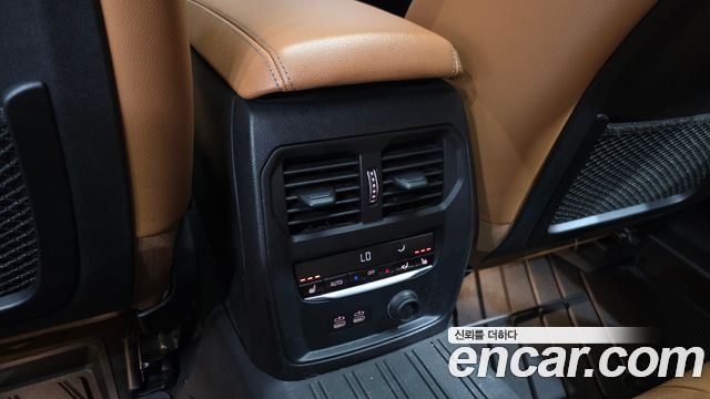 BMW 3-Series 2019 — photo 19