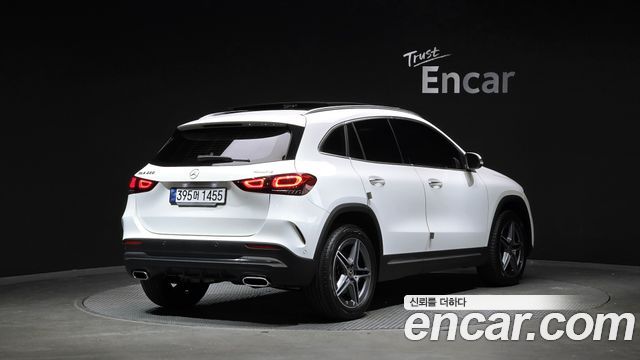 Mercedes-Benz GLA-Class 2023 — photo 2