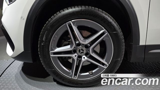 Mercedes-Benz GLA-Class 2023 — photo 5