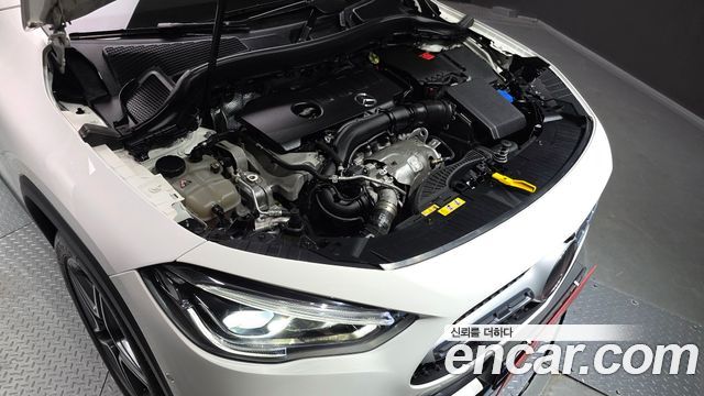 Mercedes-Benz GLA-Class 2023 — photo 6
