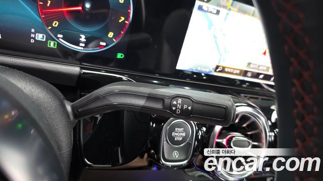 Mercedes-Benz GLA-Class 2023 — photo 9