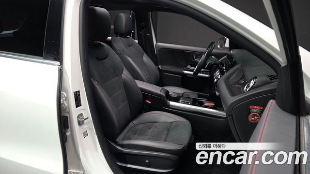 Mercedes-Benz GLA-Class 2023 — photo 11