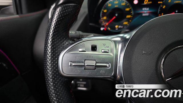 Mercedes-Benz GLA-Class 2023 — photo 17
