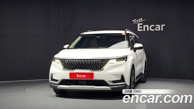 Kia Canival 2023 — photo 3