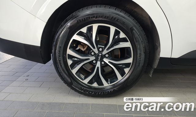 Kia Canival 2023 — photo 5