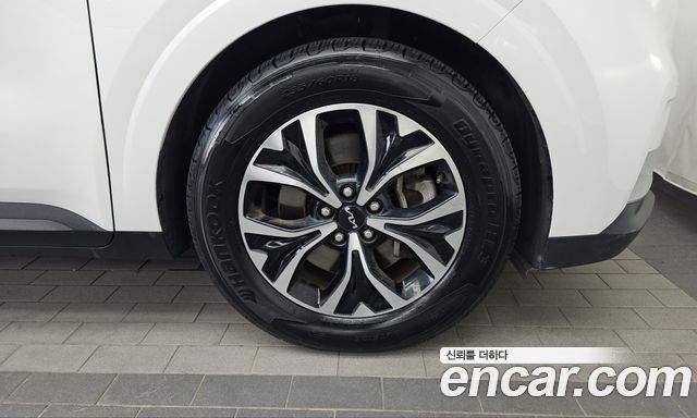Kia Canival 2023 — photo 7