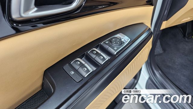 Kia Canival 2023 — photo 28