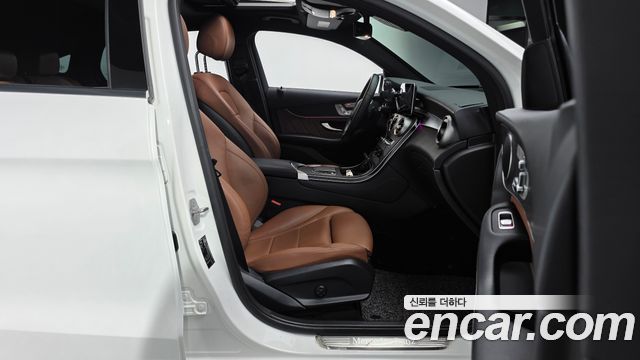 Mercedes-Benz GLC-Class 2020 — photo 16