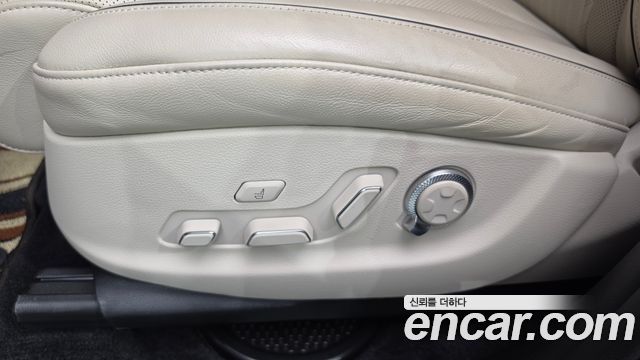 Genesis GV80 2023 — photo 32