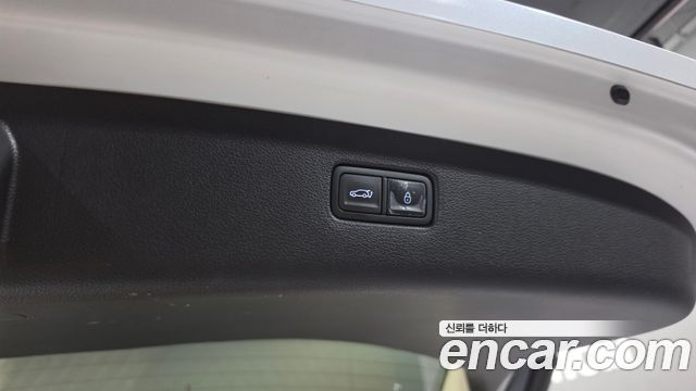 Genesis GV80 2023 — photo 35