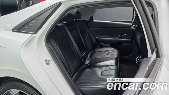 Hyundai AVANTE 2023 — photo 17