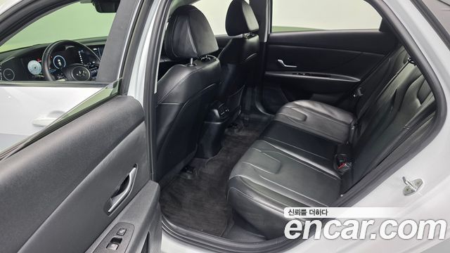 Hyundai AVANTE 2023 — photo 18